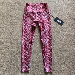 K-Deer sneaker length seamless legging in pink python print